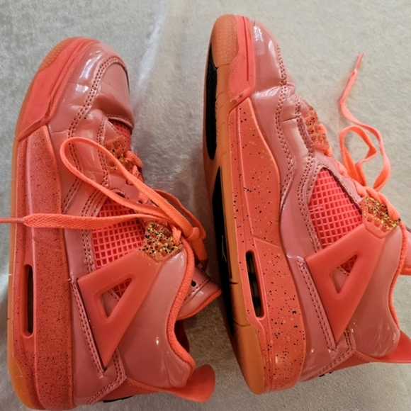 AIR JORDAN Bright Crimson Hightop Sneakers Size 6.5 - Picture 2 of 6